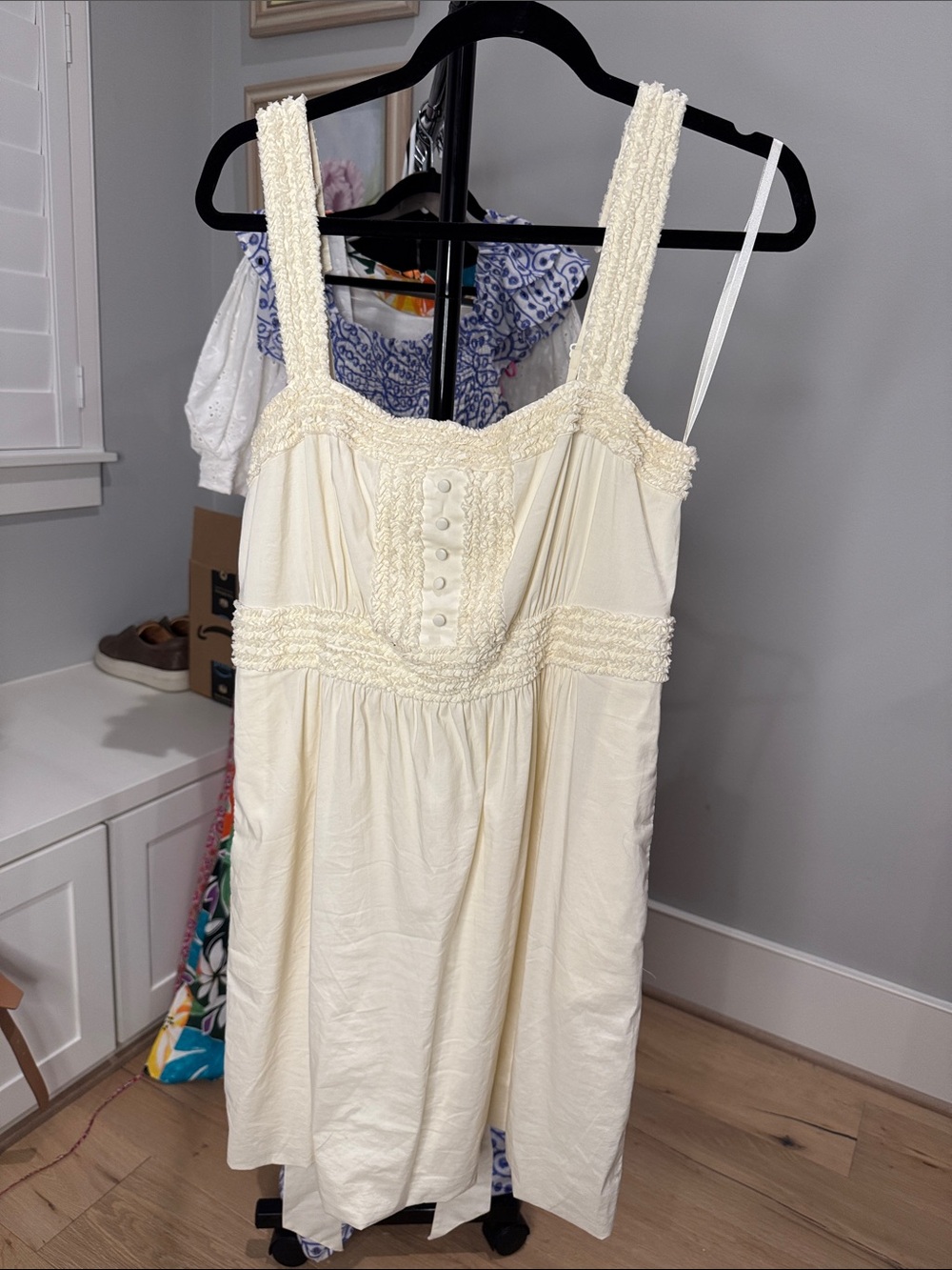 BCBGMaxazria Romantic Ivory Woven Cotton Ruffle minidress EUC in M